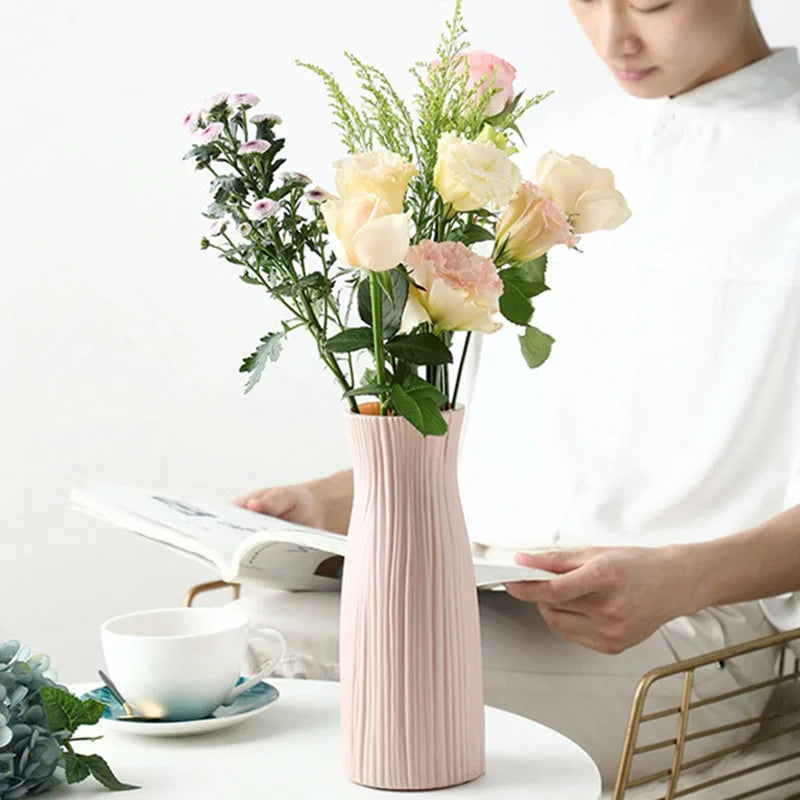White Nordic-Style Imitation Ceramic Vase – Minimalist Decorative Flowerpot