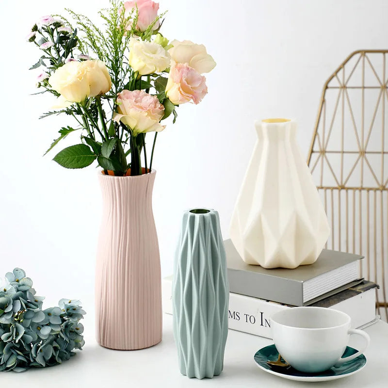 White Nordic-Style Imitation Ceramic Vase – Minimalist Decorative Flowerpot