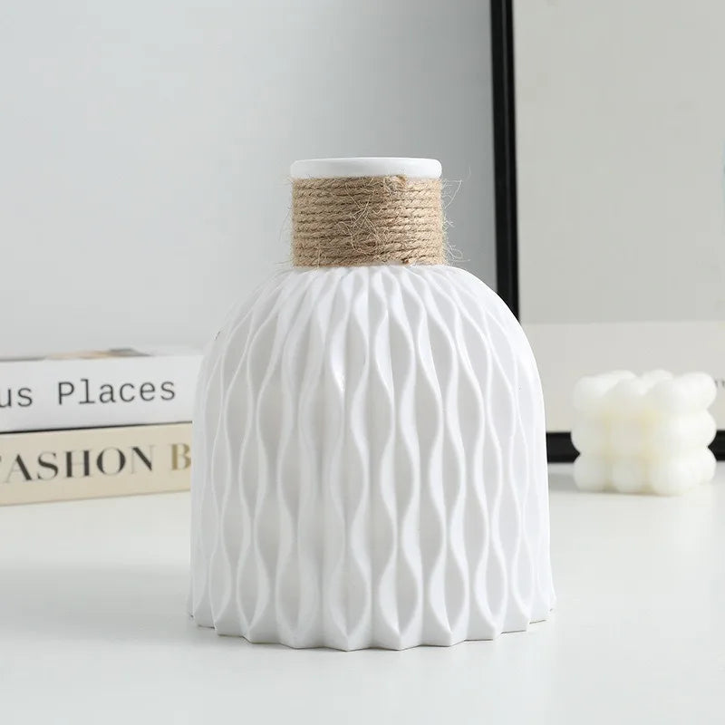 Pineapple Pattern Ceramic-Look Vase – Chic Twine Texture Plastic Floral Accent 🌿